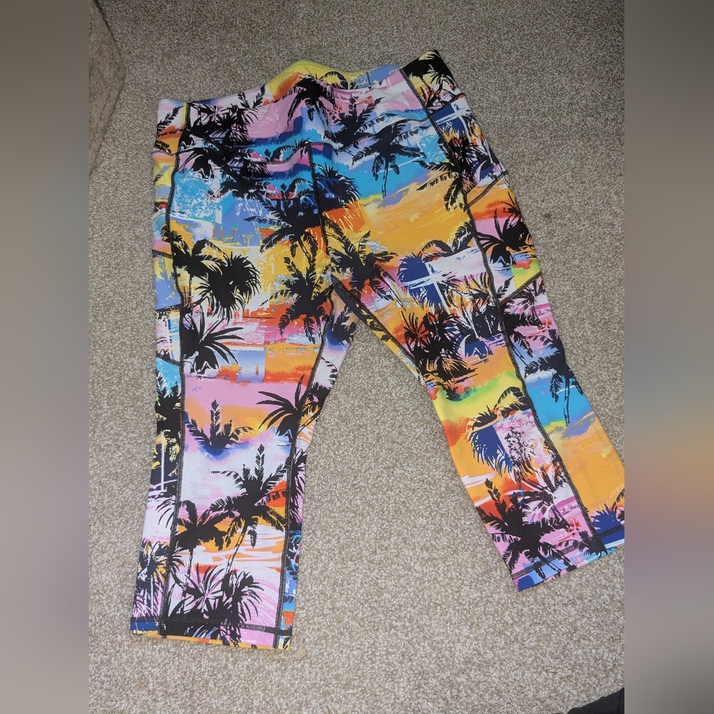 TORRID Active Tropical Palm Capris